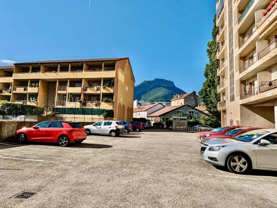 Magnifique T2 Refait A Neuf - Calme & Tout Equipe Avec Parking Grenoble Exterior photo